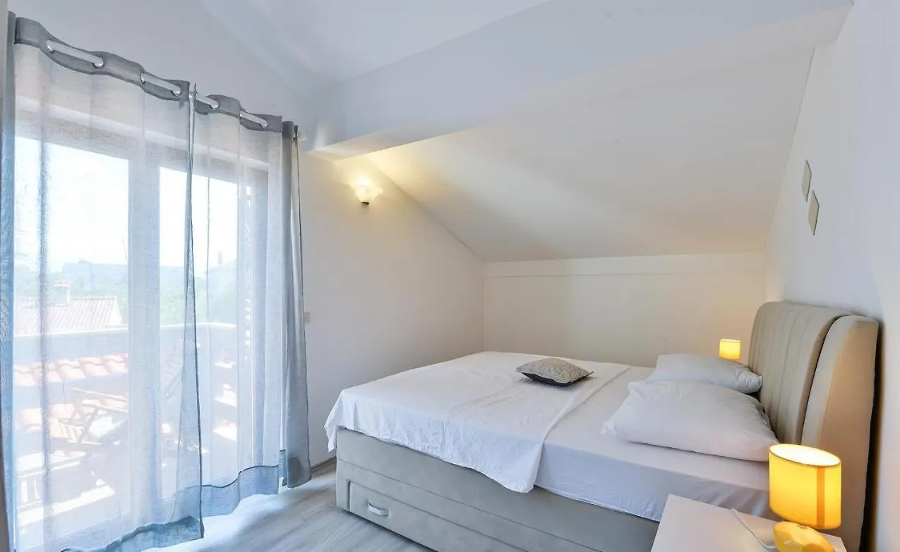 Apartmant Franica With Heated Pool And Jacuzzi Privlaka  Διαμέρισμα Privlaka (Zadar)
